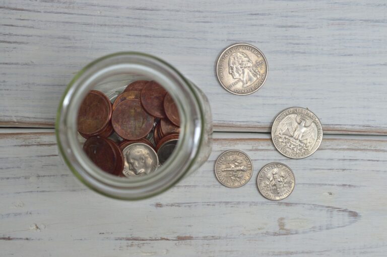 Saving cash in a jar for sinking funds